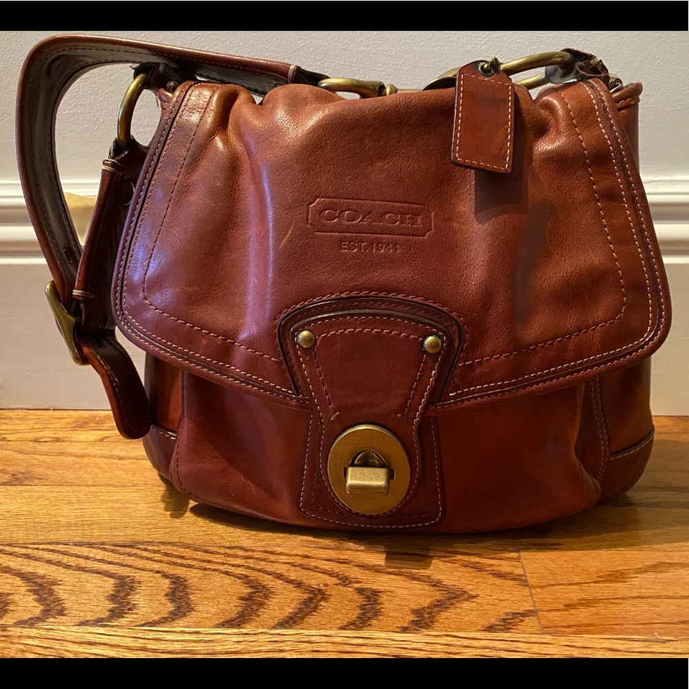 Coach turn lock shoulder bag in cognac colour